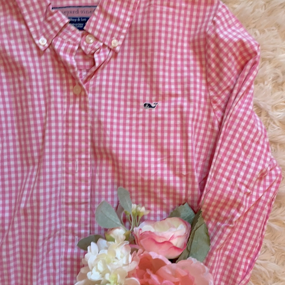 Euc Vineyard Vines Button Down - image 3